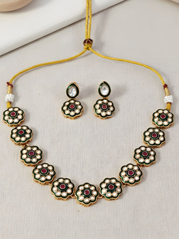 KARATCART Traditional Gold-Plated Red Stone & Green Enamel Floral Kundan Jewellery Set for Women
