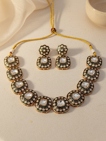 KARATCART Dazzling Green Meena Square Kundan Gold-Plated Handcrafted Necklace Set for Women