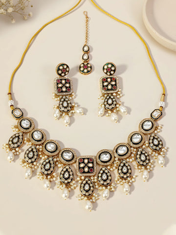 KARATCART Luxurious Green Enamel Gold-Plated Kundan Traditional Choker Necklace Set for Women
