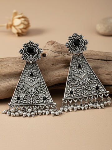 Karatcart Oxidised Silver Black Stone Floral Design Drop Earring for Women