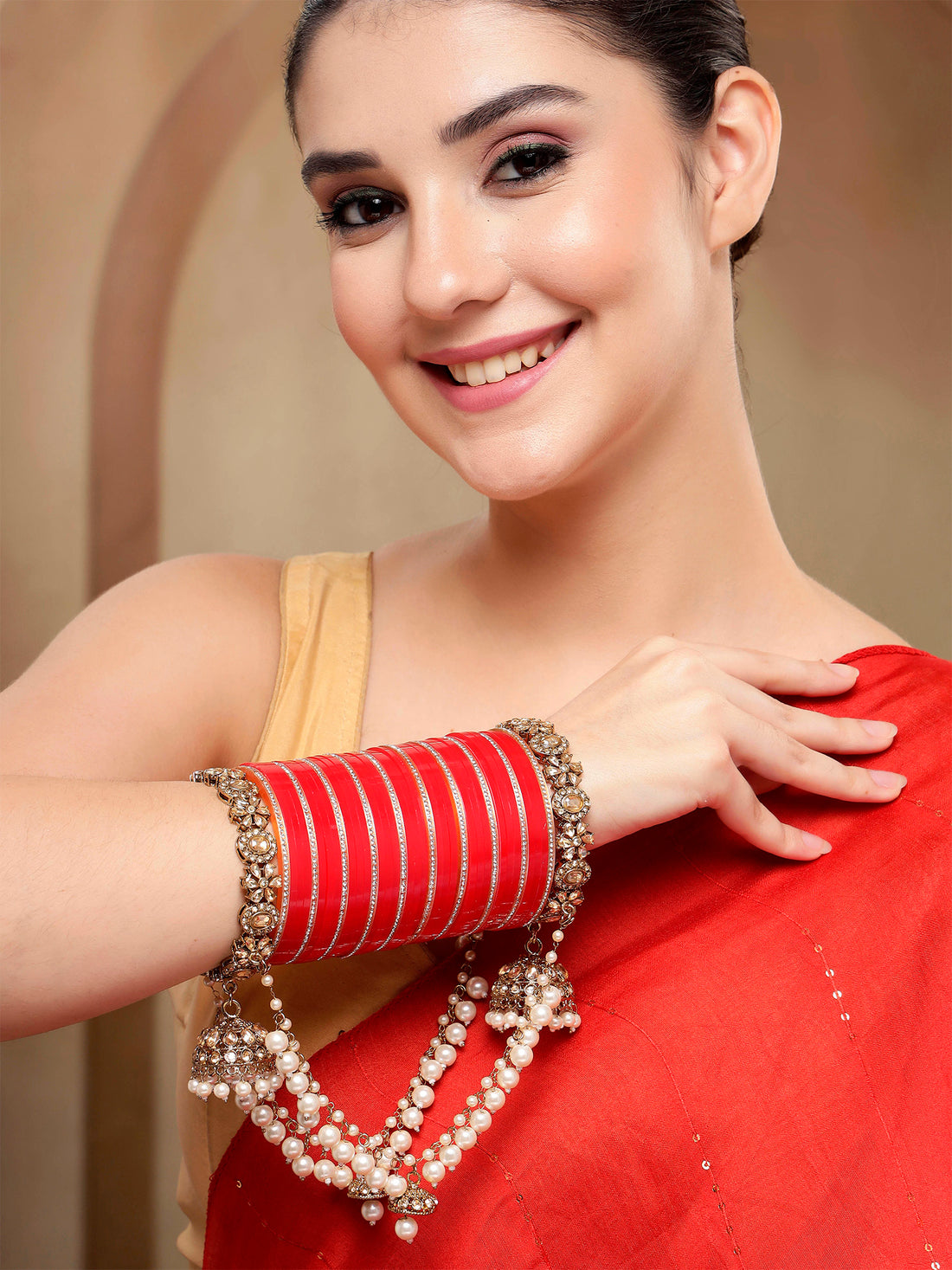 KARATCART Dazzling Gold-Plated Floral Kundan & Pearl Beaded Bridal Chooda Bangles for Women