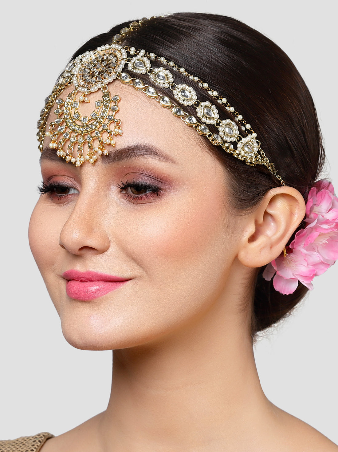 Karatcart Gold Plated Drop and Floral Shape Kundan Mathapatti for Women
