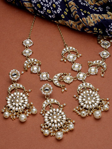 Karatcart Gold Plated Floral Kundan Earring and Mathapatti Set for Women