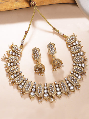 KARATCART Elegant Gold-Plated Kundan Choker Necklace Set for Women