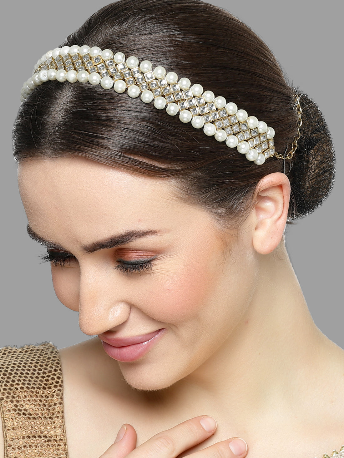 Karatcart Gold Plated Pearl and Square Kundan Hairband for Women