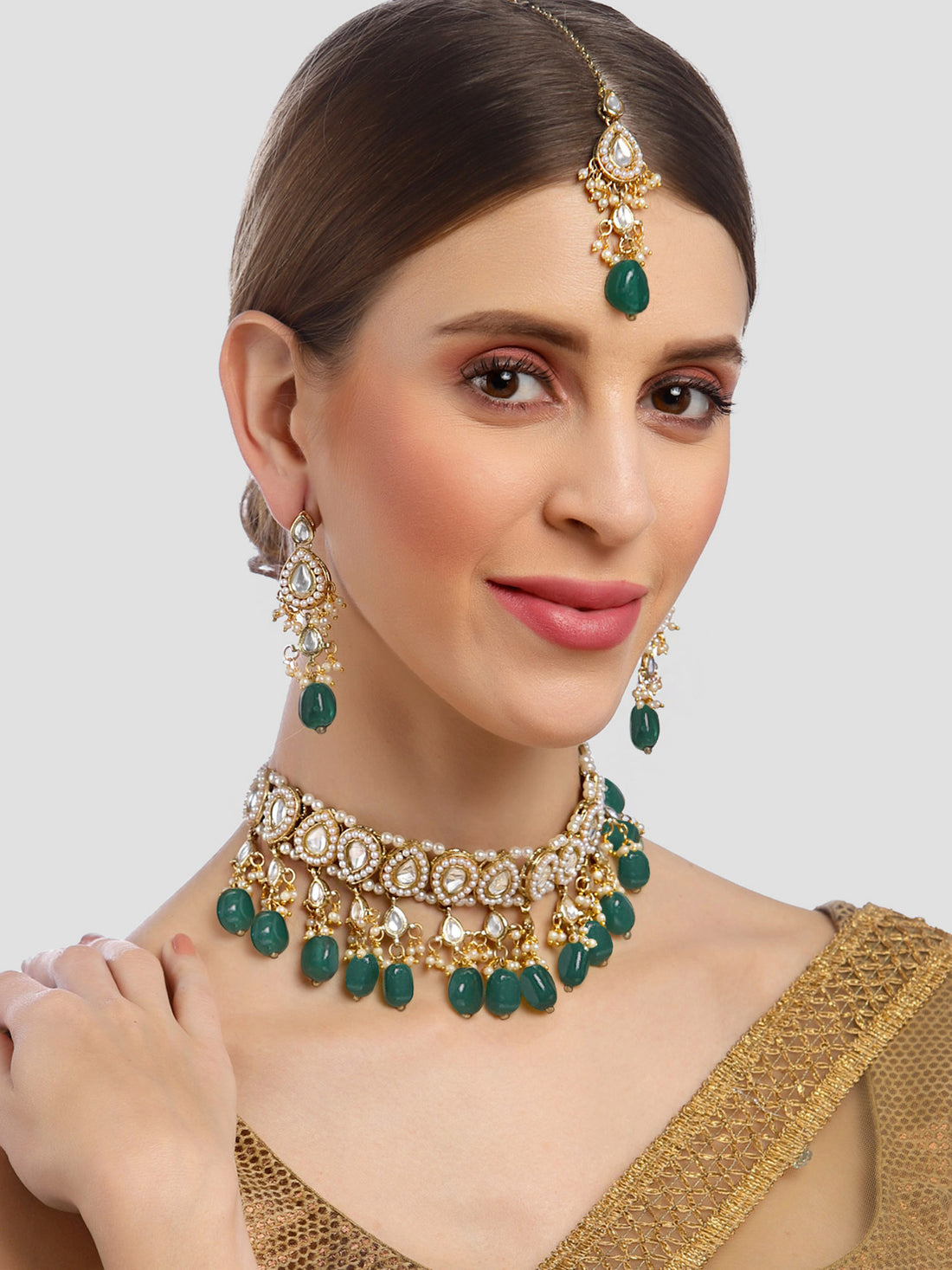 Karatcart Gold Plated Green Tumble Choker Necklace Set for Women