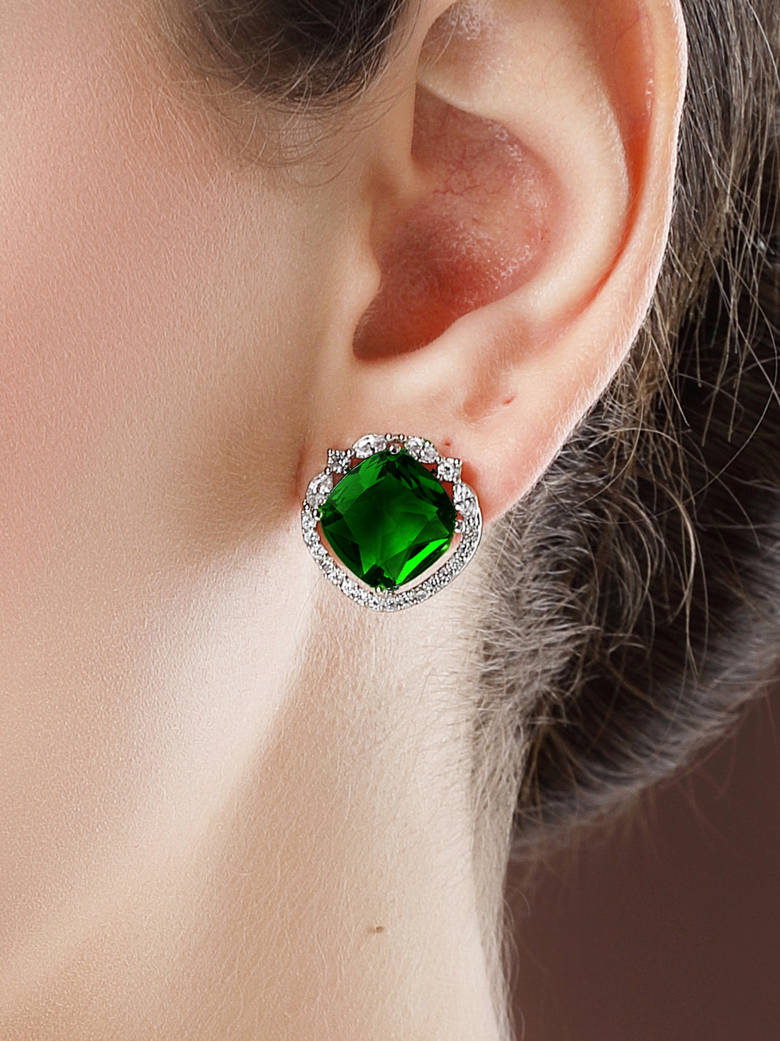 Karatcart Silver Tone Green American Diamond Stud Earrings for Women