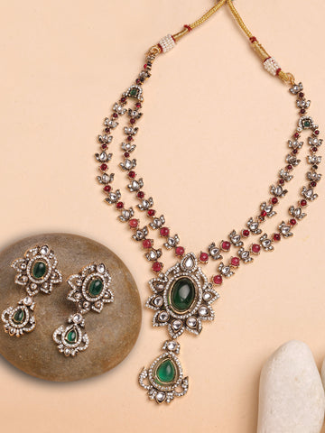 Karatcart Antique Gold Plated Green Stone Floral Design Jewellery Set for Women