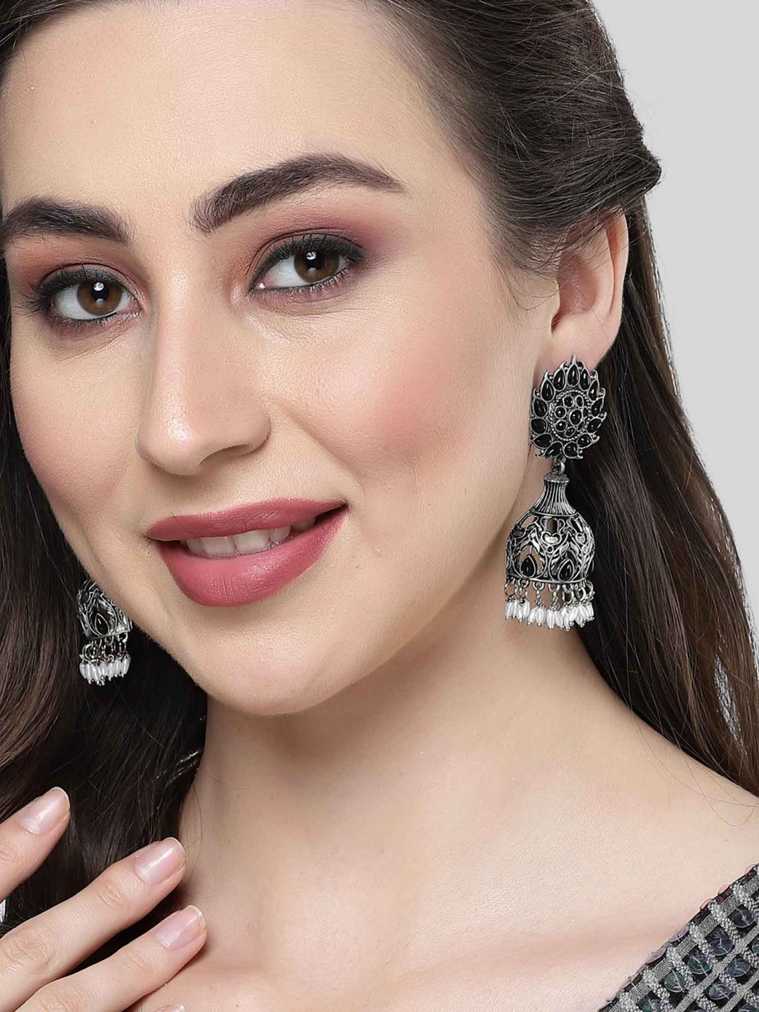 Karatcart Oxidised Silver Black Stone Drop Earring for Women
