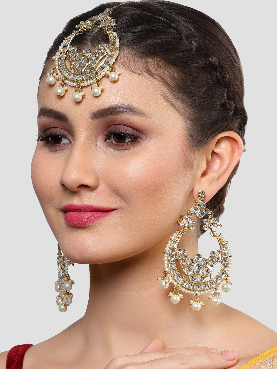 Karatcart Gold Plated Kundan Chandbali Earrings with Maangtikka Set for Women