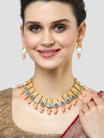 Karatcart Gold Plated Mirror Studded Peach Tumble Kundan Necklace Set