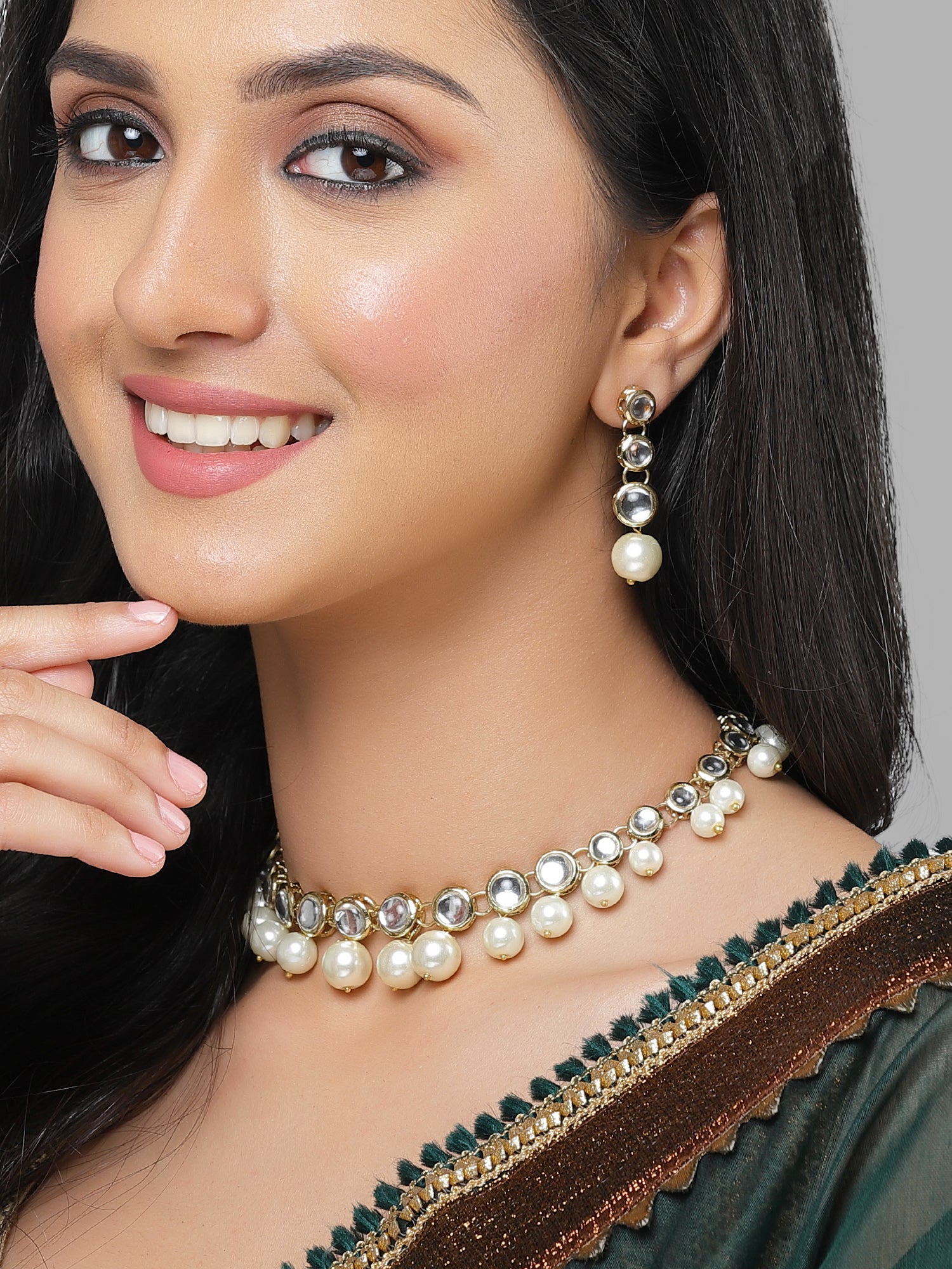 KARATCART Gold Plated Kundan Classics Gold Jewellery Set for Women