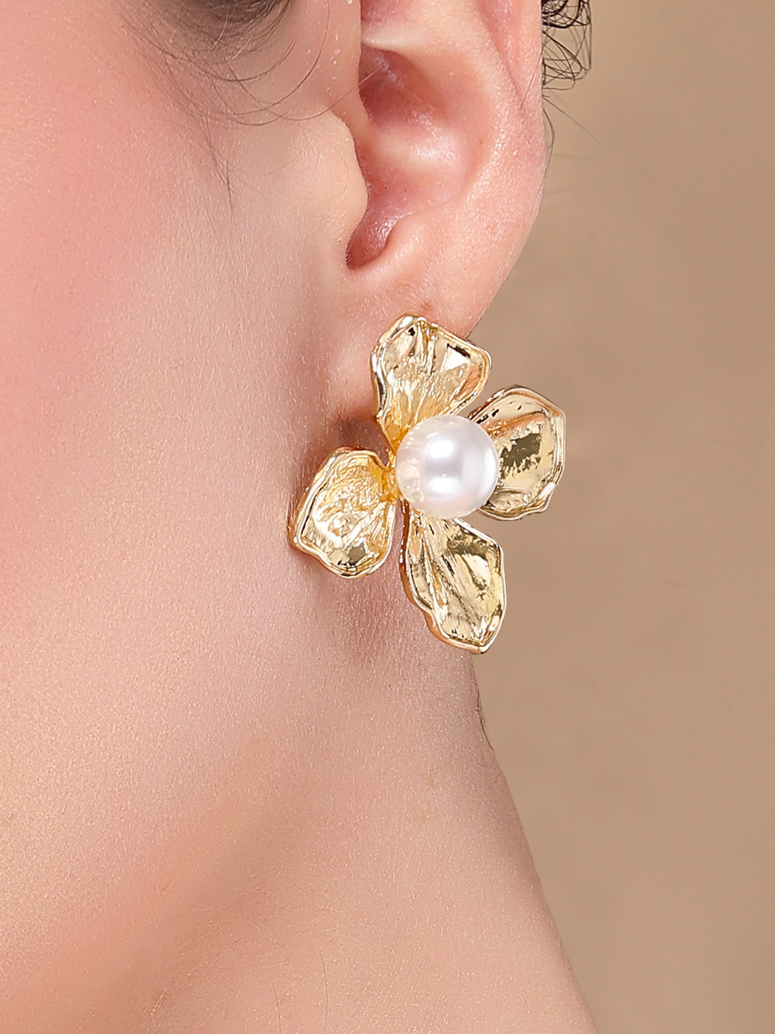 Bohey by KARATCART Gold Plated Floral Stud Earrings for Women