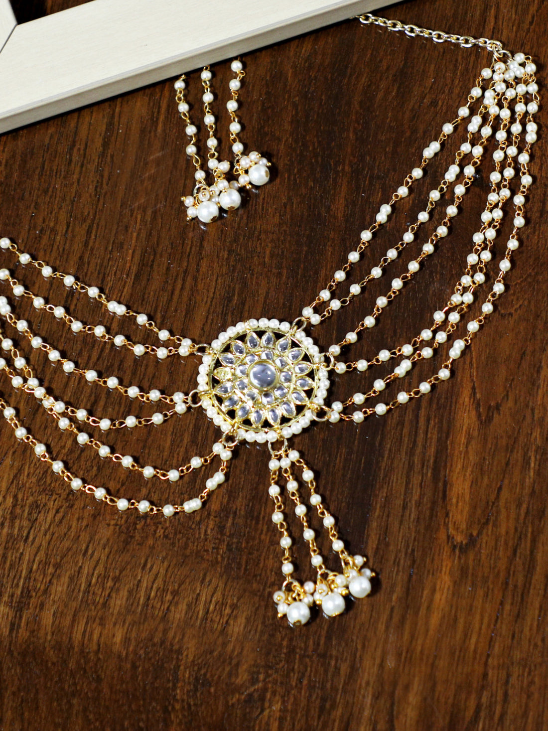 Traditional Gold Plated Kundan and Pearl Studded Bajubandh