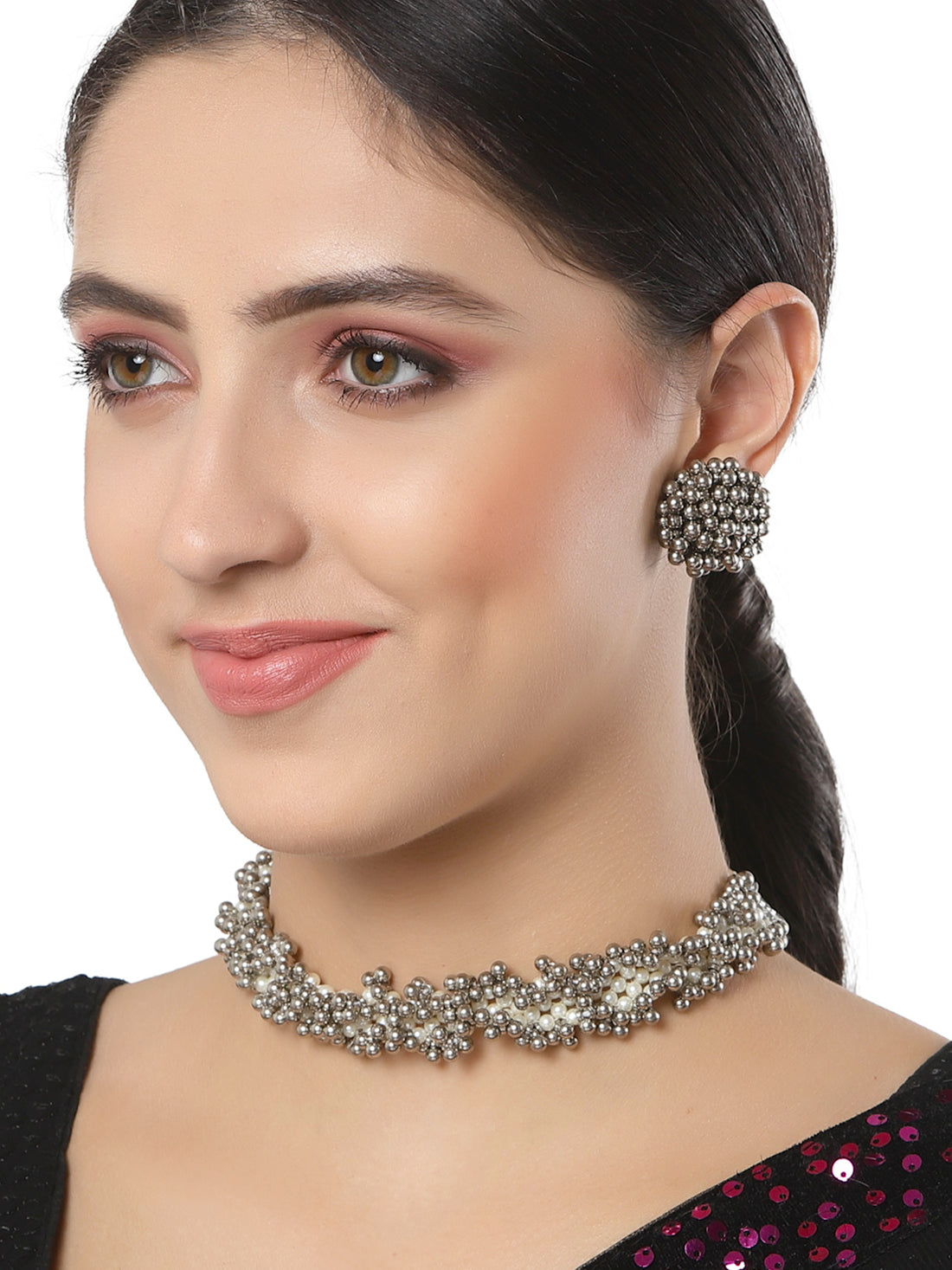 Karatcart White Pearl and Silver Boll Studded Choker Necklace Set