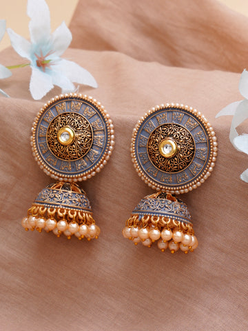 Karatcart Gold Plated Antique Floral Design Grey Jhumki Earrings for Women
