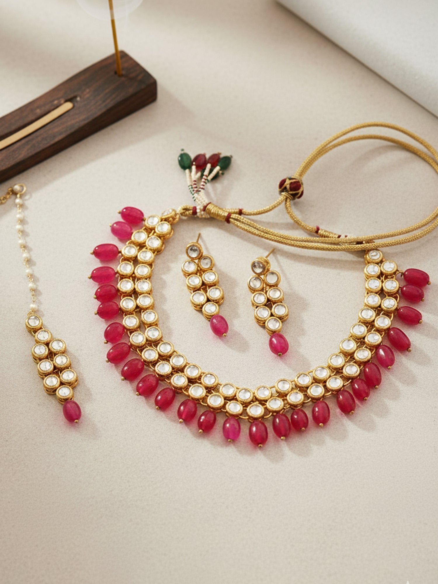 Antique origings Kundan Necklace Set