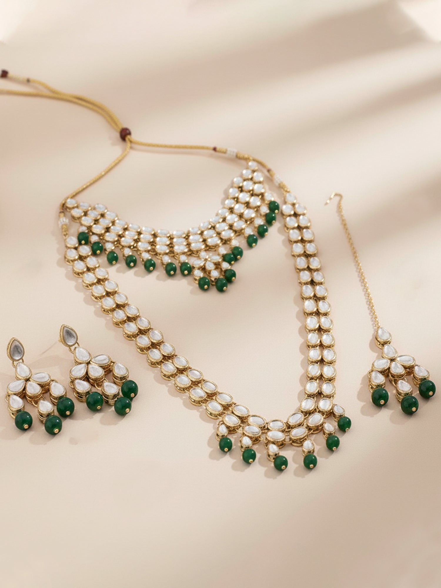 Karatcart Kundan Green Bridal Necklace Set