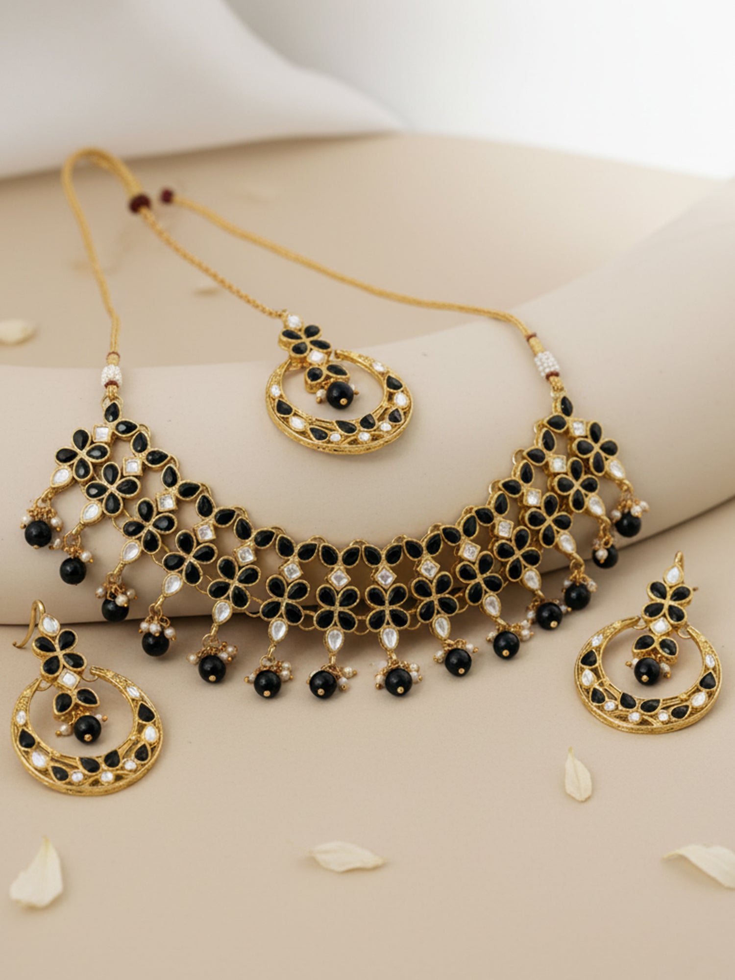 Black Stones Studded Kundan Choker Necklace Set