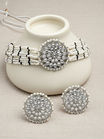 Karatcart Oxidised Silver Black and White Kundan Choker Necklace Setfor Women