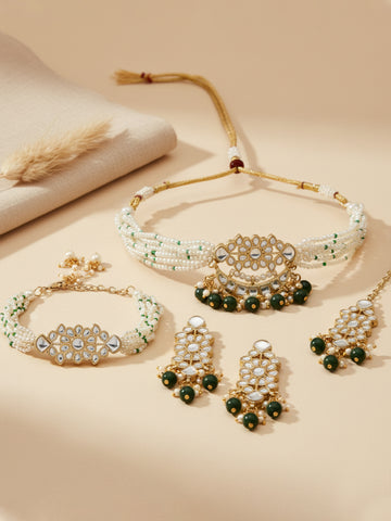 Karatcart Gold Plated Green Bead Studded Kundan Choker Neckalce Set with Bracelet
