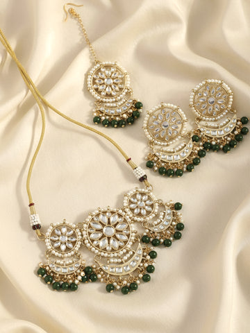 Karatcart Green Beads Studded Gold Plated Kundan Choker Necklace Set