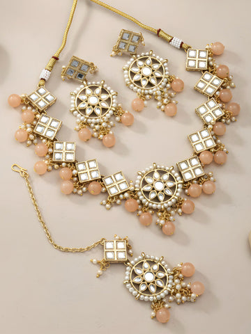 Karatcart Gold Plated Square Shape Peach Beads Choker Necklace Set