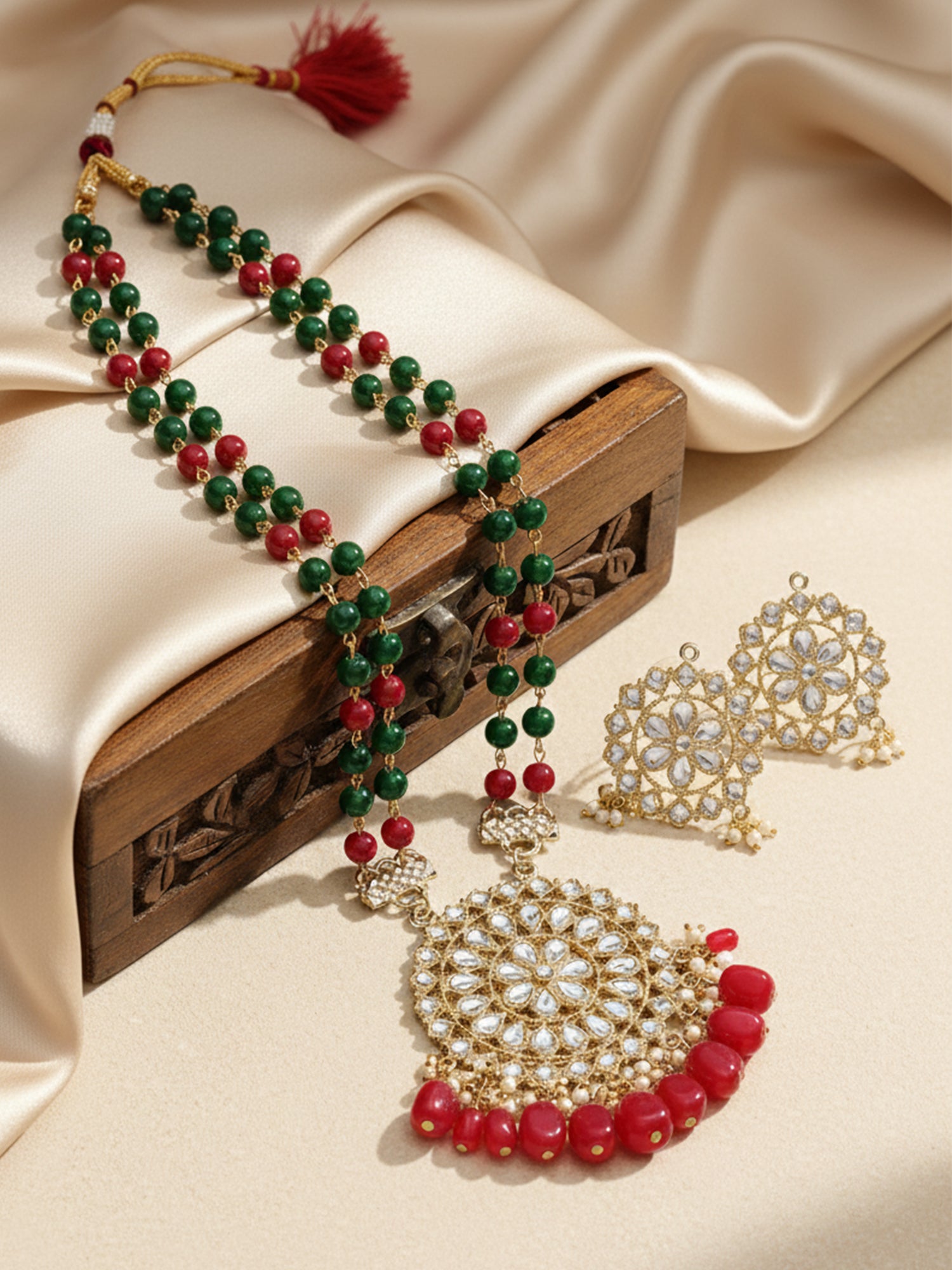 Karatcart Gold Plated Red and Green Beads Kundan Rani Haar Necklace Set for Women