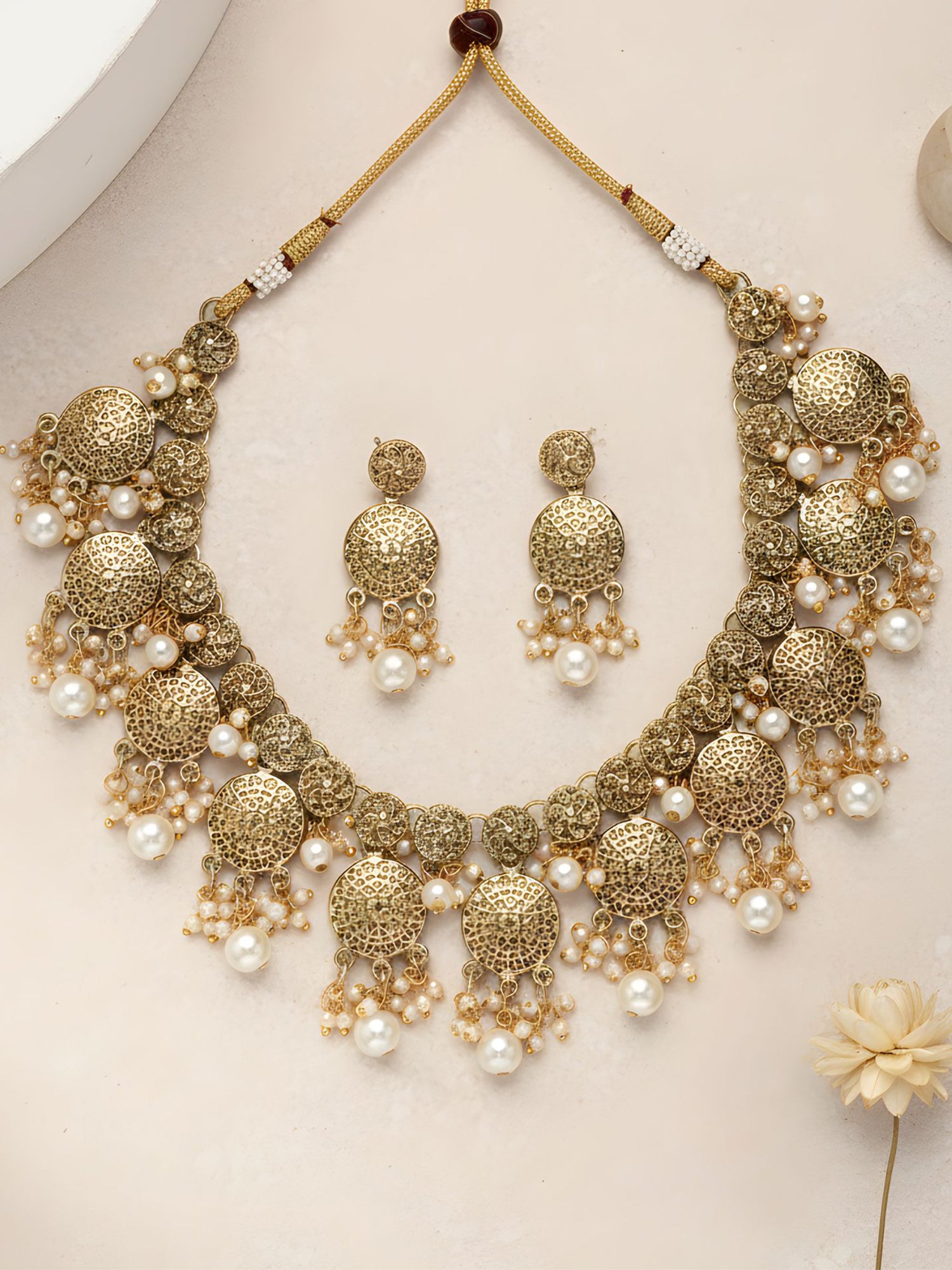 Karatcart Gold Plated Pearl and Kundan Jewellery Set for Women