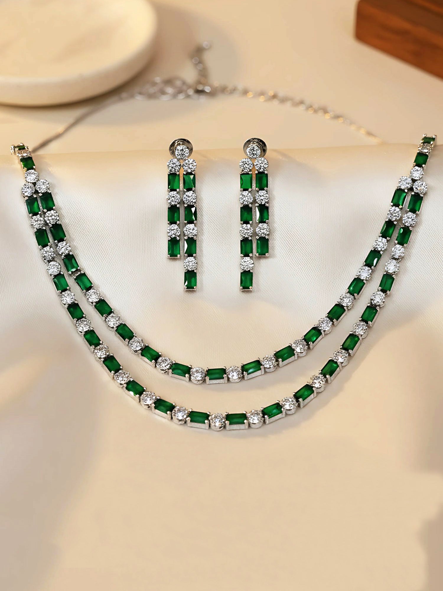KARATCART Sparkling Green American Diamond Lightweight Silver-Tone Jewellery Set for Women