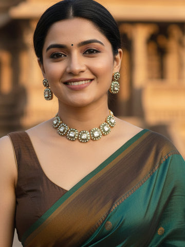 KARATCART Dazzling Green Meena Square Kundan Gold-Plated Handcrafted Necklace Set for Women