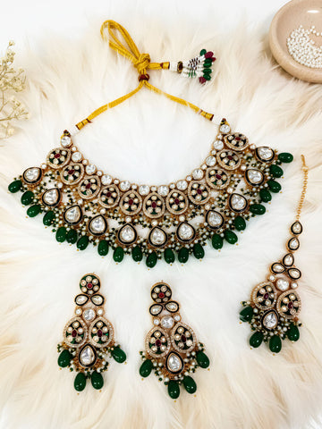 KARATCART Stunning Gold-Plated Kundan and Green Meenakari Handcrafted Bridal Necklace Set for Women