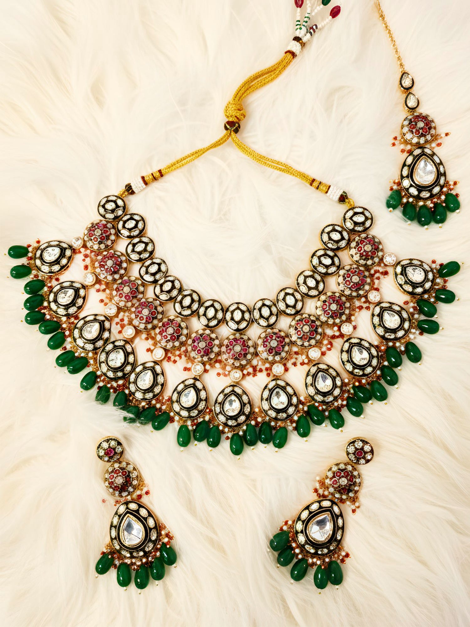 KARATCART Dazzling Red & Green Floral Gold-Plated Kundan Handcrafted Bridal Necklace Set for Women