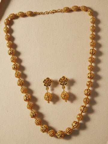 KARATCART Classic Temple-Inspired Gold-Plated Filigree Beaded Necklace Set for Women