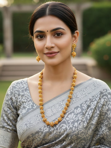 KARATCART Classic Temple-Inspired Gold-Plated Filigree Beaded Necklace Set for Women