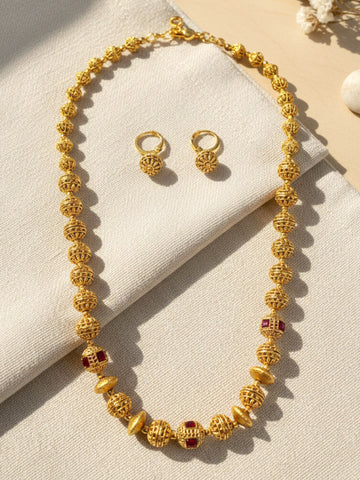 KARATCART Traditional Red Beads Filigree Beads Gold-Plated Jewellery Set for Women