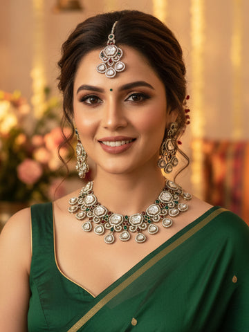 KARATCART Traditional Red and Green Teardrop Kundan Antique Gold-Plated Jewellery Set for Women