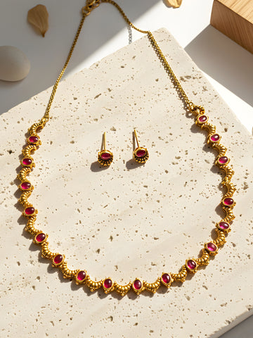 KARATCART Designer Gold-Plated Ruby Oval Stone Lightweight Necklace Jewellery Set for Women