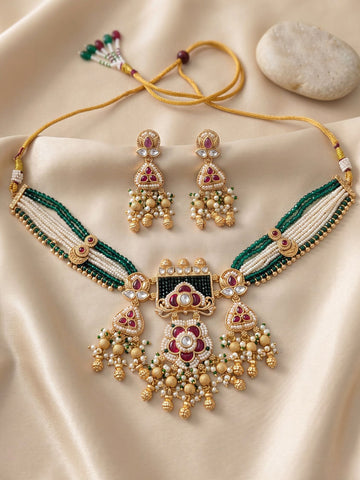 KARATCART Ethnic Gold-Plated Green Crystal and Pearl Kundan Choker Jewellery Set for Women