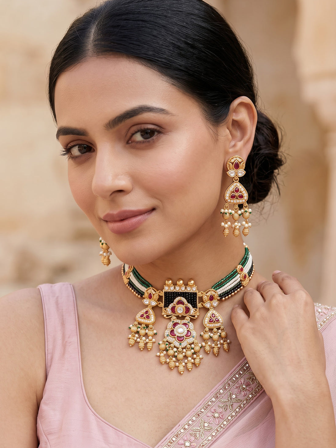 KARATCART Ethnic Gold-Plated Green Crystal and Pearl Kundan Choker Jewellery Set for Women