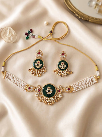 KARATCART Designer Gold-Plated Floral Green Stone Kundan Choker Jewellery Set for Women