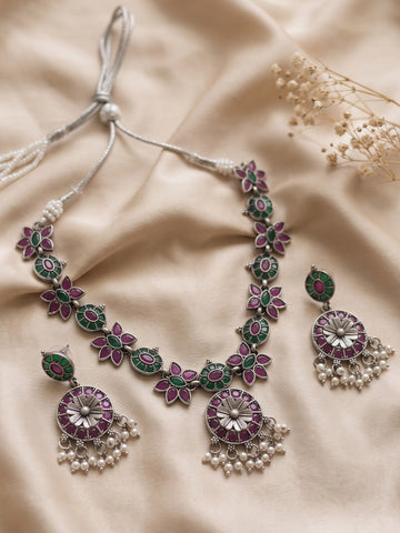 KARATCART Oxidised Silver Pink & Green Stone Studded Necklace Set for Women