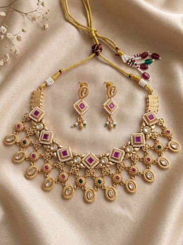 KARATCART Elegant Gold-Plated Red & Green Kundan Net Design Bridal Jewellery Set for Women