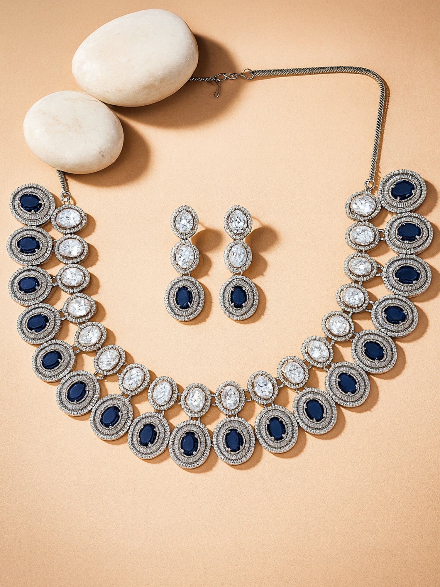 Karatcart Blue American Diamond Studded Choker Necklace Set
