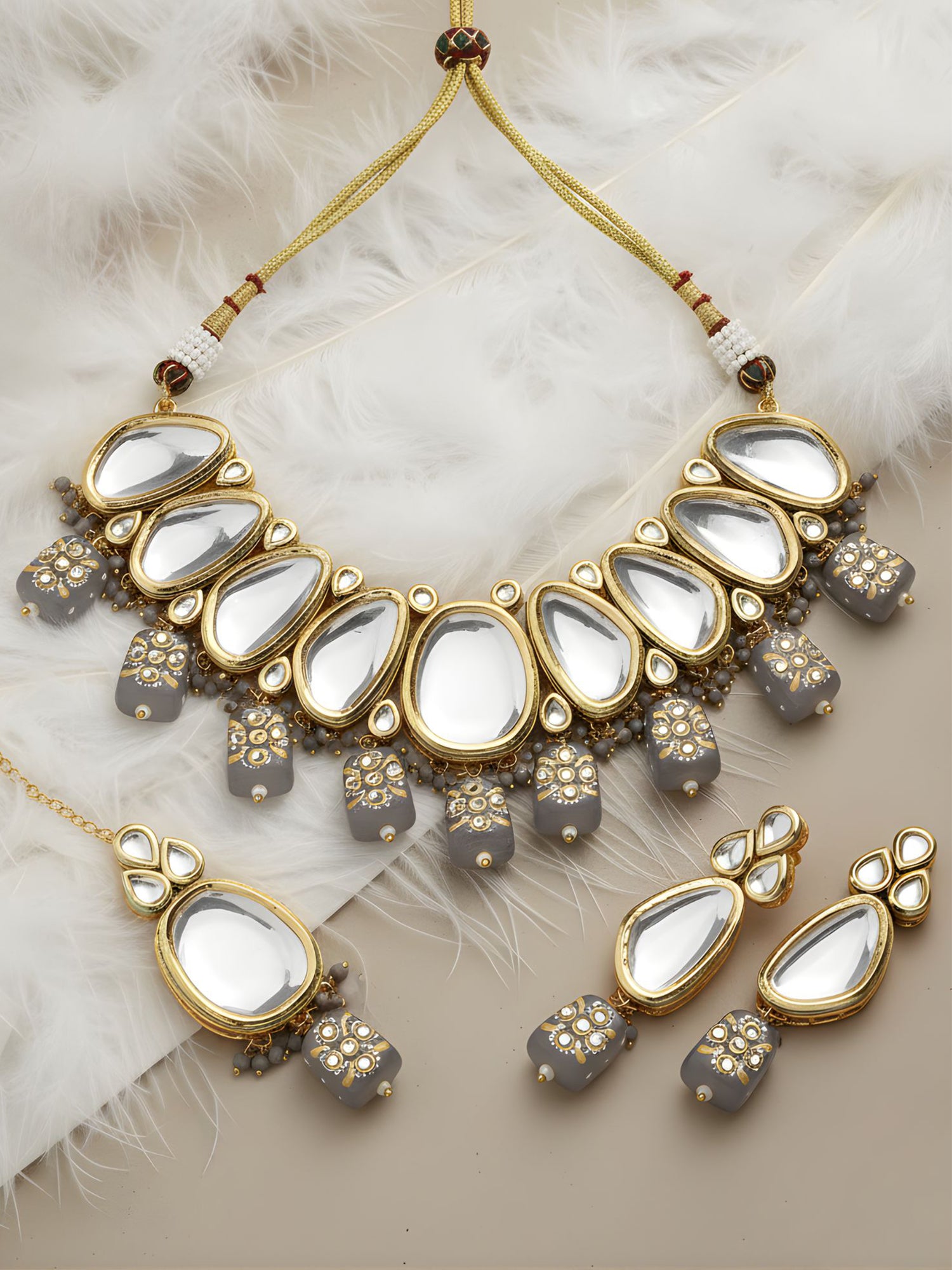 Karatcart Grey Tumble Studded Polki Kundan Choker Necklace Set For Women