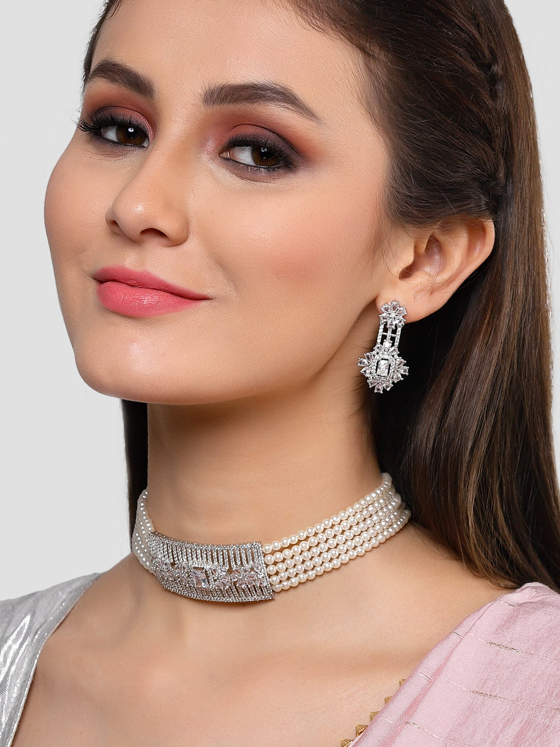 Karatcart Silver Tone Pearl Beaded Cubic Zirconia Choker Necklace Set for Women