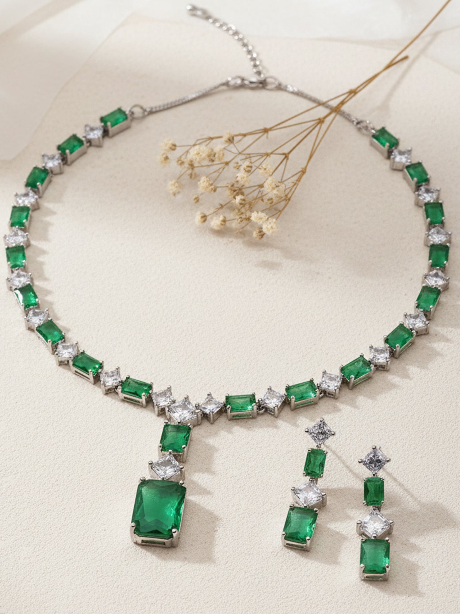 Karatcart Silver Tone Square Green Cubic Zirconia Necklace Set for Women