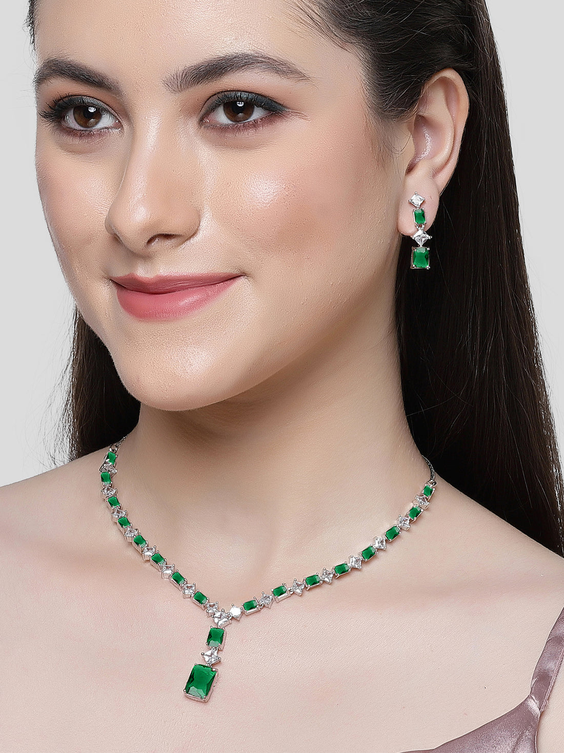 Karatcart Silver Tone Square Green Cubic Zirconia Necklace Set for Women