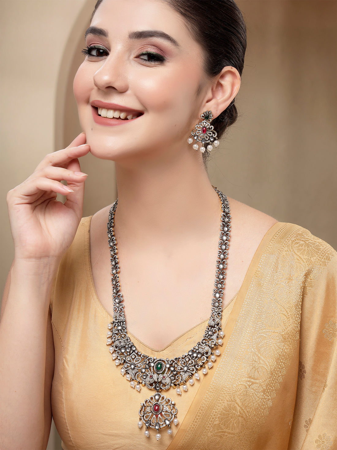 KARATCART Traditional South Indian Black and Gold Plated Rani Haar Temple Jewellery Set for Women