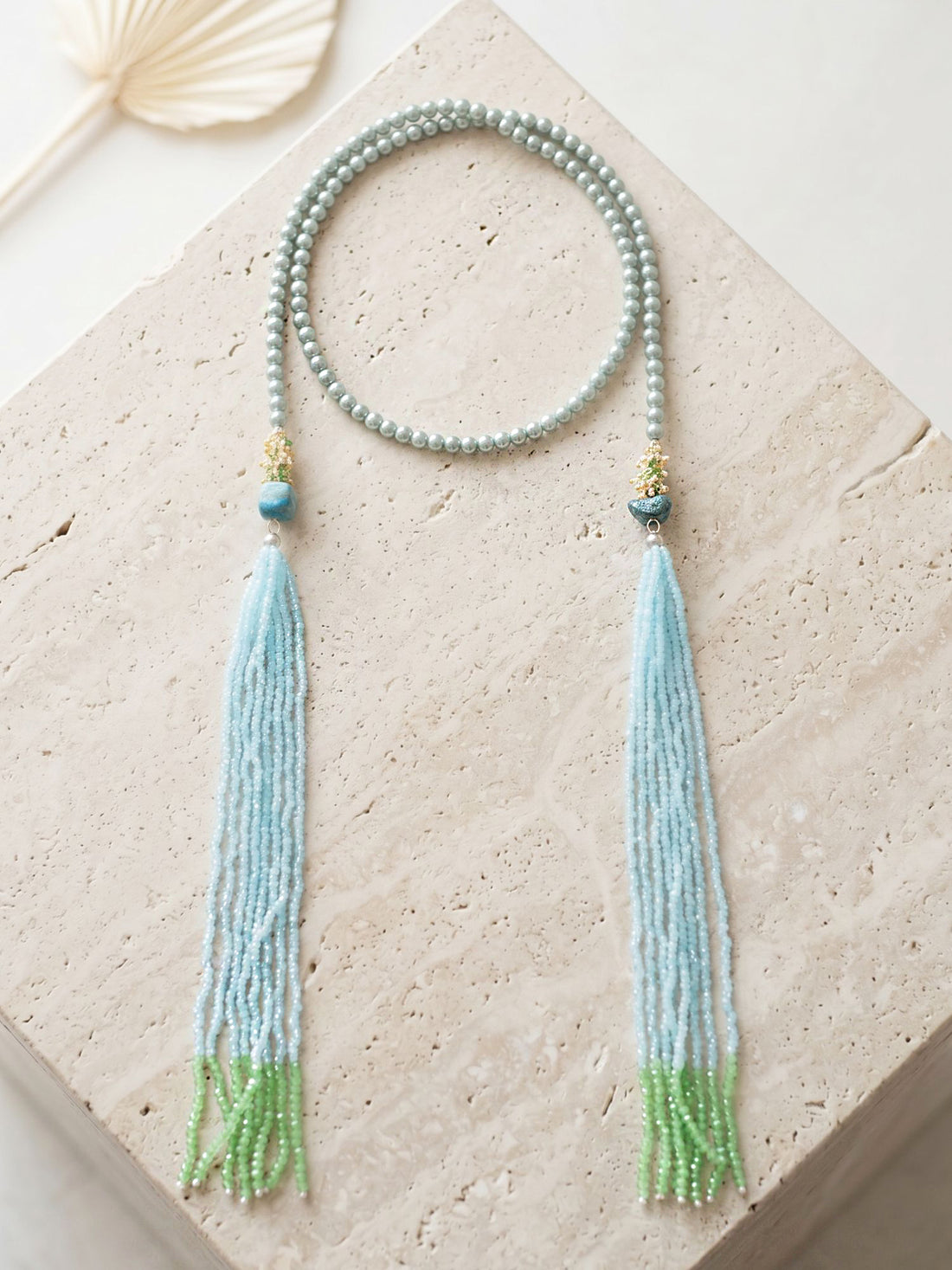 KARATCART Designer Sea Blue and Green Crystal Grey Pearl Beaded Necklace for Women
